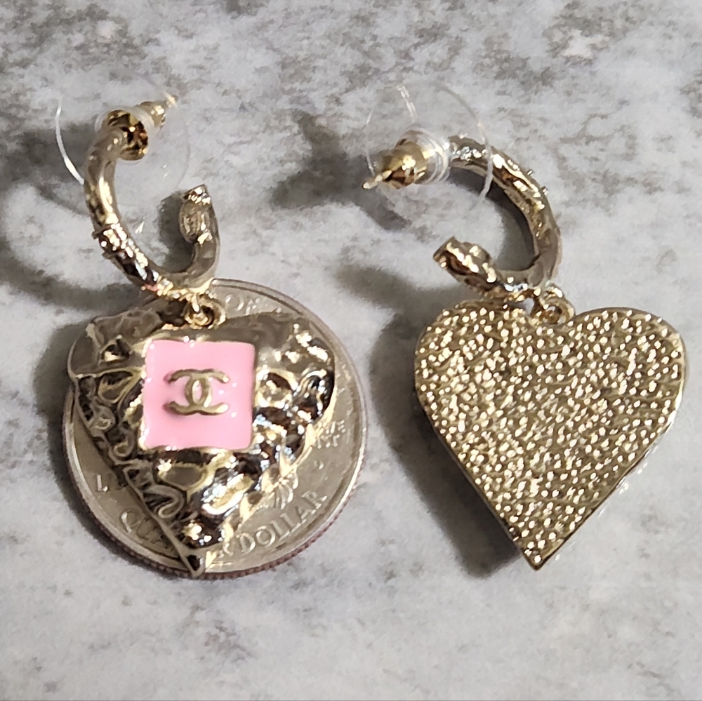 CHANEL Gold-Tone Pink Heart CC Drop Earrings✨️ - Picture 4 of 7